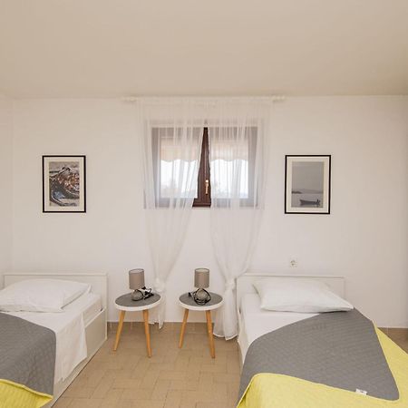 Apartment Maras-1 By Interhome Diklo Exterior photo
